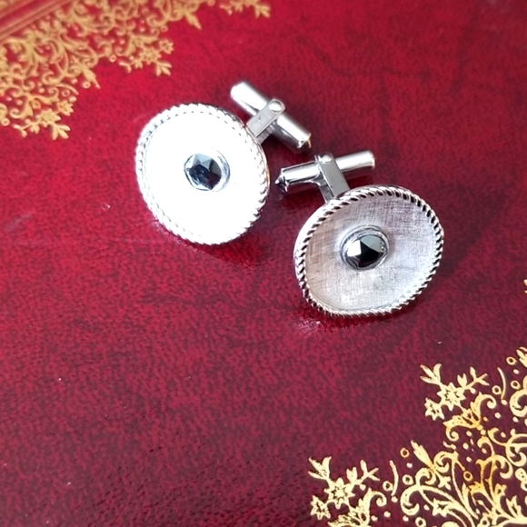 VINTAGE RALPH DESTINO Sterling silver and hematite cufflinks. Signed.